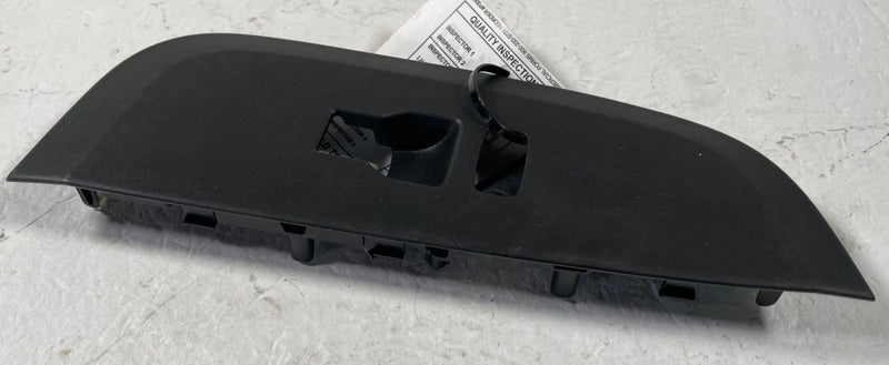 Load image into Gallery viewer, 2023-2025 HONDA HR-V FRONT RIGHT PASSENGE DOOR WINDOW SWITCH COVER BEZEL #107982
