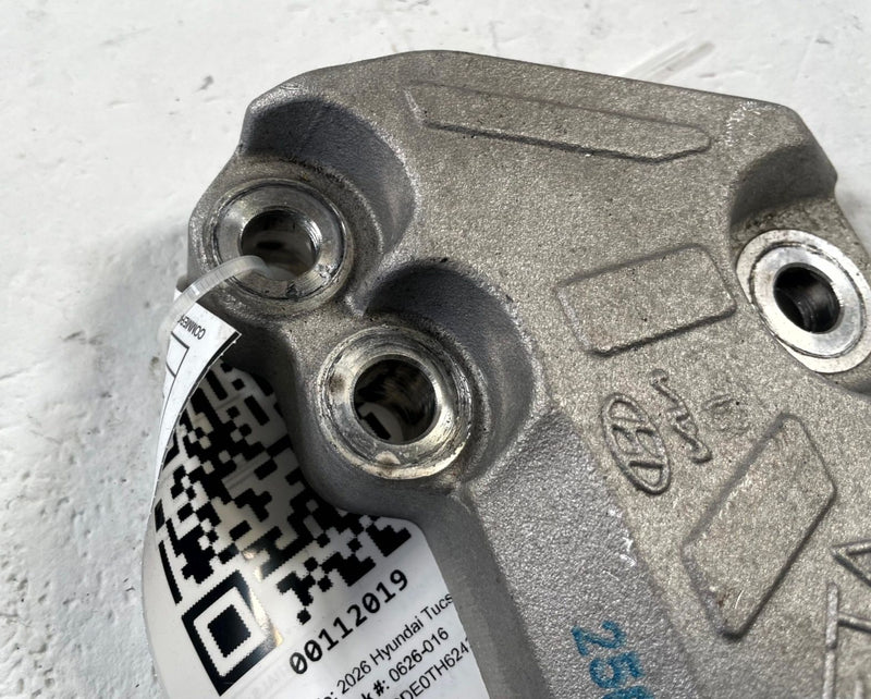 Load image into Gallery viewer, 2025-2026 HYUNDAI TUCSON RIGHT ENGINE MOTOR MOUNT SUPPORT BRACKET 2.5L # 112019

