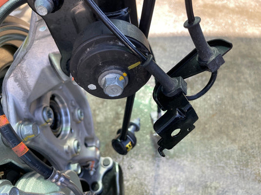 2025-2026 HYUNDAI IONIQ 5 AWD FRONT LEFT SIDE SUSPENSION KNEE ASSEMBLY