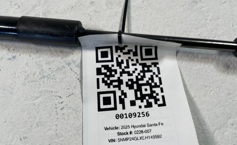 Load image into Gallery viewer, 24-26 HYUNDAI SANTA FE FRONT HOOD LH &amp; RH SIDE LIFT CYLINDER SHOCK STRUT #109256
