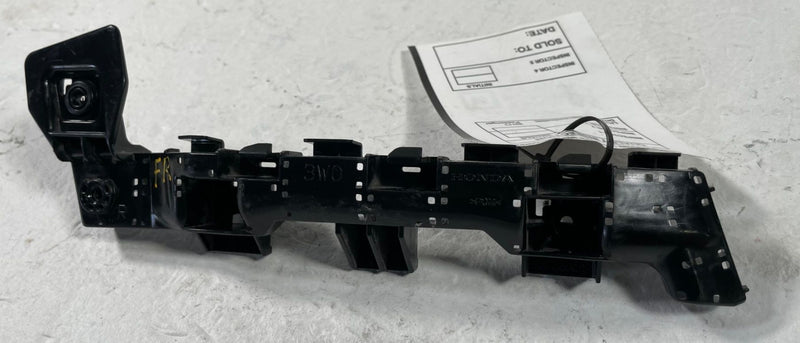 Load image into Gallery viewer, 23-26 HONDA HR-V FRONT RIGHT PASSENGER BUMPER RETAINER SPACER BRACKET # 107980
