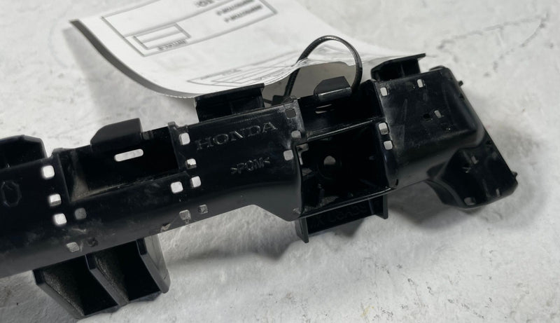 Load image into Gallery viewer, 23-26 HONDA HR-V FRONT RIGHT PASSENGER BUMPER RETAINER SPACER BRACKET # 107980
