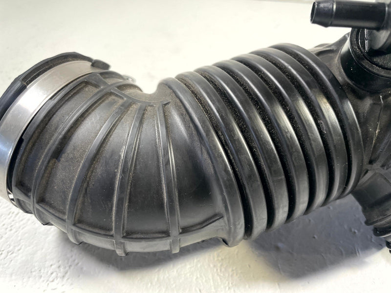 Load image into Gallery viewer, 2022-26 HYUNDAI TUCSON ENGINE AIR INTAKE HOSE TUBE PIPE 2.5L 28130CW200 # 111997
