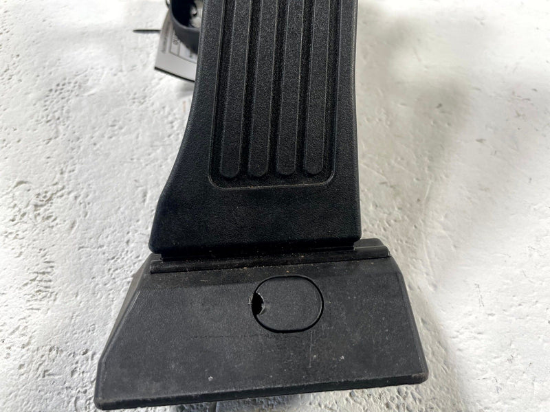 Load image into Gallery viewer, 2025-2026 HYUNDAI TUCSON ACCELERATOR PEDAL THROTTLE TRAVEL SENSOR # 111996
