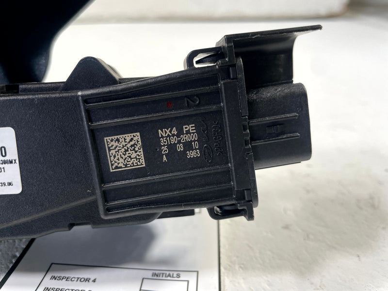 Load image into Gallery viewer, 2025-2026 HYUNDAI TUCSON ACCELERATOR PEDAL THROTTLE TRAVEL SENSOR # 111996
