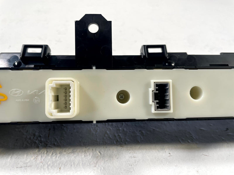 Load image into Gallery viewer, 25-26 HYUNDAI TUCSON SANTA CRUZ DASH RADIO CONTROL MULTIFUNCTION SWITCH # 112004
