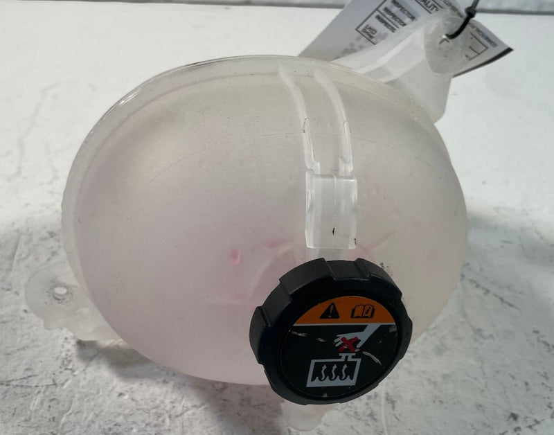 Load image into Gallery viewer, 21-26 HYUNDAI TUCSON SANTA FE ENGINE COOLANT RESERVOIR TANK BOTTLE 2.5L # 109277
