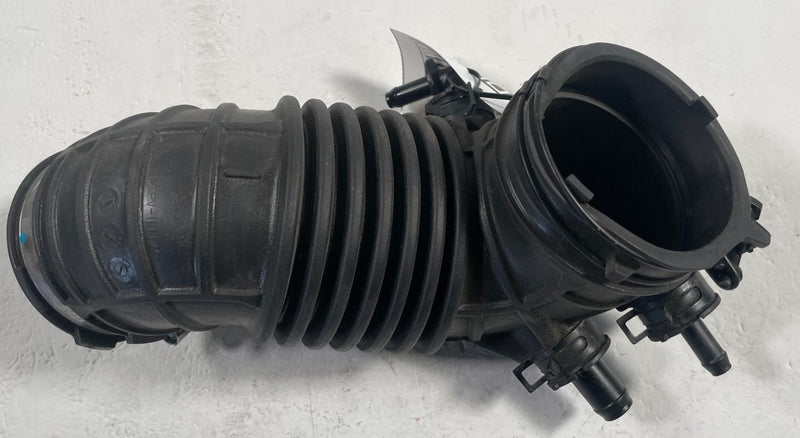 Load image into Gallery viewer, 2023-2026 KIA SPORTAGE ENGINE AIR CLEANER INTAKE HOSE TUBE PIPE 2.5L # 113265
