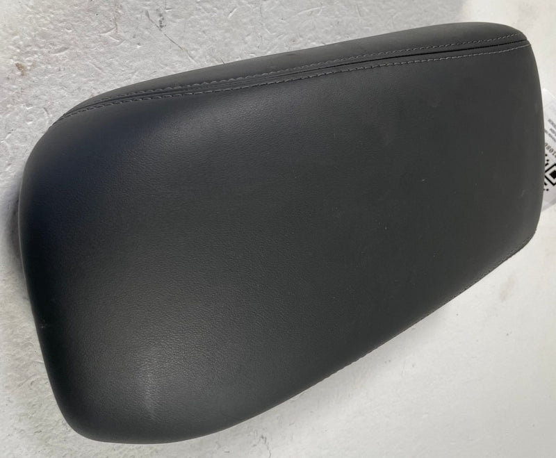 Load image into Gallery viewer, 2023-25 HONDA HR-V EX-L CENTER CONSOLE ARM REST ARMREST LID COVER BLACK # 108030
