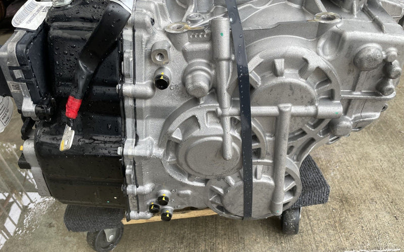 Load image into Gallery viewer, HYUNDAI SANTA FE FWD AUTO TRANSMISSION ASSEMBLY 2.5L 10K MILES 2024-2025 #112883
