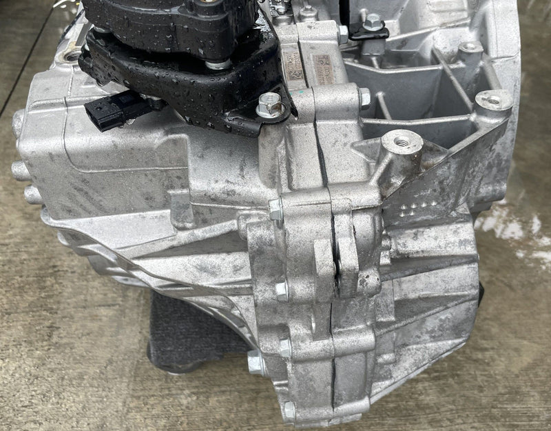 Load image into Gallery viewer, HYUNDAI SANTA FE FWD AUTO TRANSMISSION ASSEMBLY 2.5L 10K MILES 2024-2025 #112883
