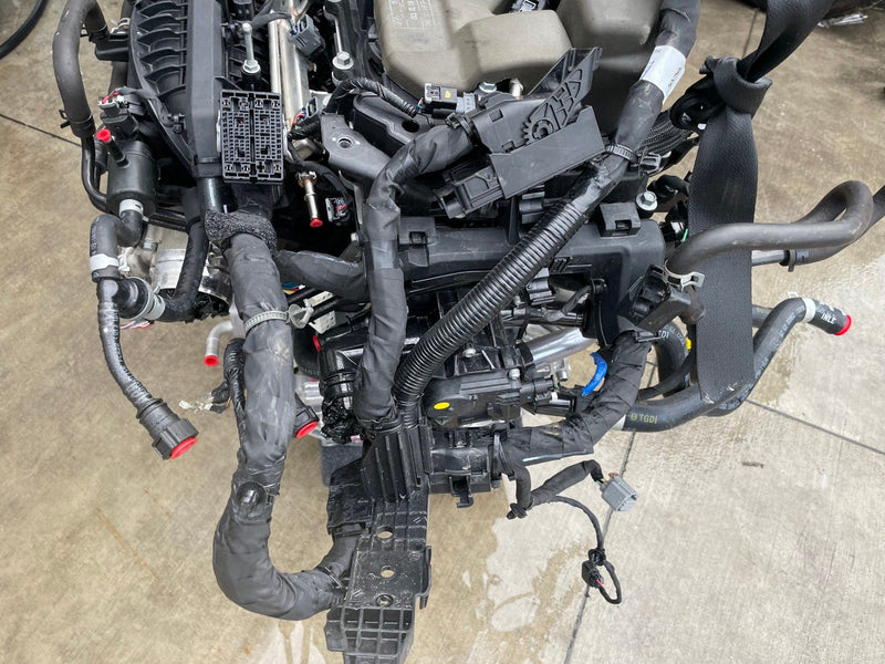 Load image into Gallery viewer, HYUNDAI SANTA FE FWD AUTO ENGINE MOTOR ASSEMBLY 2.5L 10K MILES 24-25 # 112882
