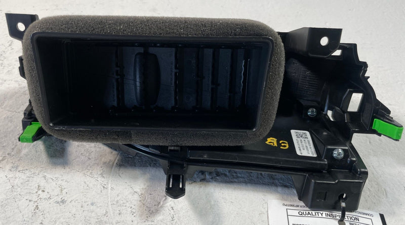 Load image into Gallery viewer, 2024-2026 HYUNDAI SANTA FE FRONT LEFT DRIVER DASH HVAC AIR VENT GRILLE # 109271
