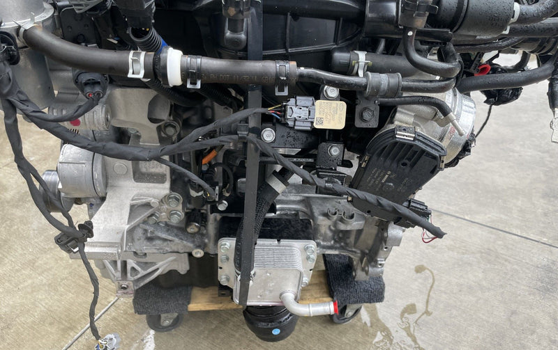 Load image into Gallery viewer, HYUNDAI SANTA FE FWD AUTO ENGINE MOTOR ASSEMBLY 2.5L 10K MILES 24-25 # 112882
