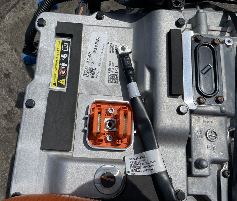 Load image into Gallery viewer, HYUNDAI IONIQ 5 AWD REAR DRIVE UNIT ENGINE ASSEMBLY 1K MILES 2025 # 110473
