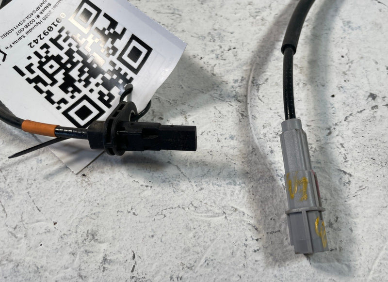 Load image into Gallery viewer, 2024-2026 HYUNDAI SANTA FE FRONT RIGHT SIDE ABS WHEEL SPEED SENSOR # 109242
