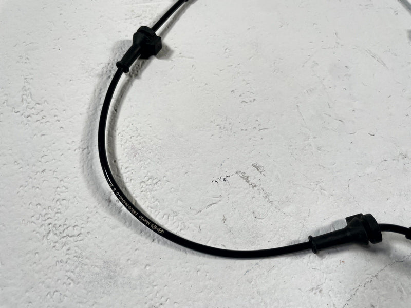 Load image into Gallery viewer, 2022-2026 HYUNDAI TUCSON FRONT LEFT DRIVER SIDE ABS WHEEL SPEED SENSOR # 111988
