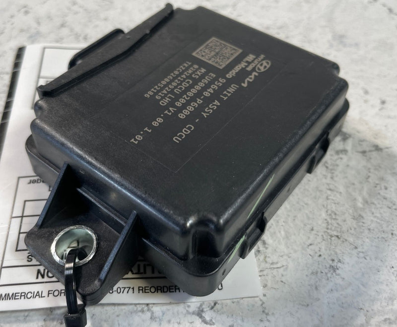 Load image into Gallery viewer, 2024-25 HYUNDAI SANTA FE CHASIS DOMAIN CONTROL MODULE UNIT 95640-P6000 # 109259
