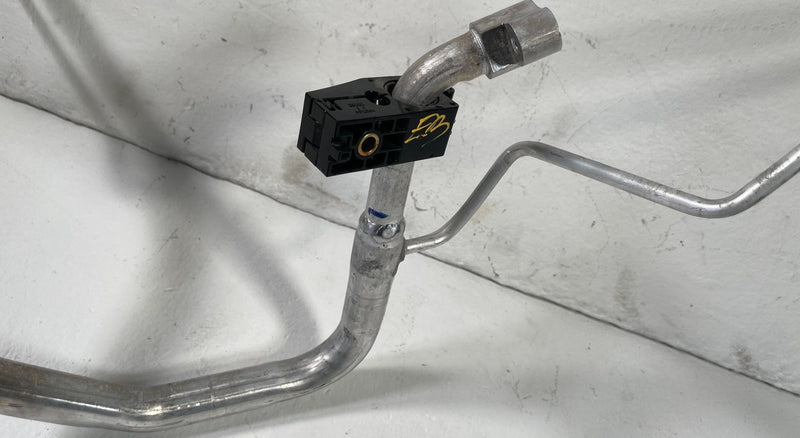 Load image into Gallery viewer, 2023-2026 HONDA HR-V AC AIR CONDITIONING HEAT EXCHANGER HOSE TUBE LINE # 108028
