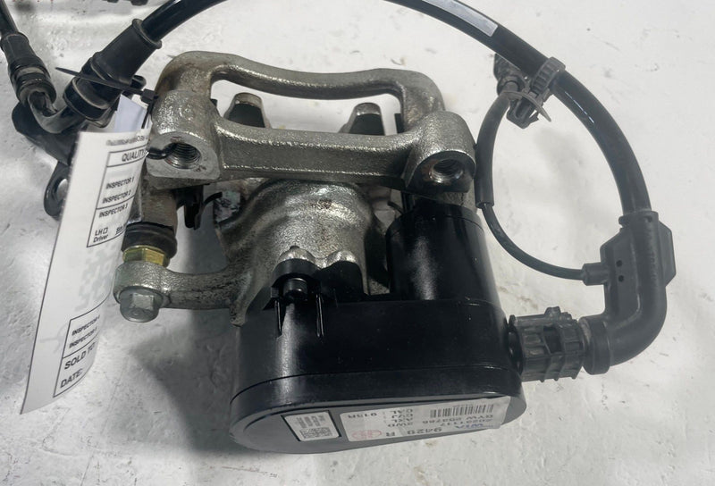 Load image into Gallery viewer, 2023-2026 KIA SPORTAGE REAR RIGHT PASSENGER SIDE BRAKE CALIPER ASSEMBLY # 113279
