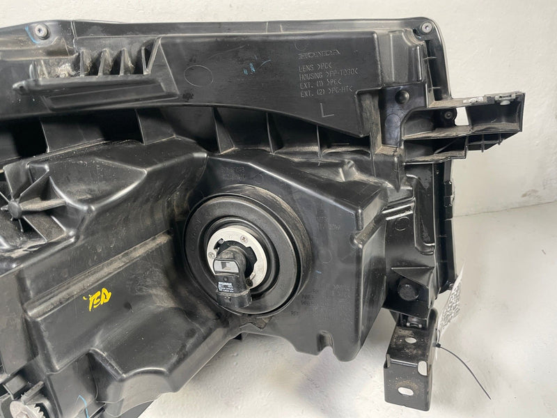 Load image into Gallery viewer, 2022-2025 HONDA PASSPORT LEFT DRIVER SIDE LED HEADLIGHT HEADLAMP # 107894
