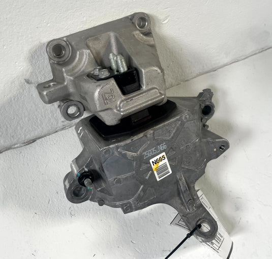 2025-2026 HYUNDAI TUCSON FRONT LEFT AUTO TRANSMISSION MOUNT BRACKET 2.5L 