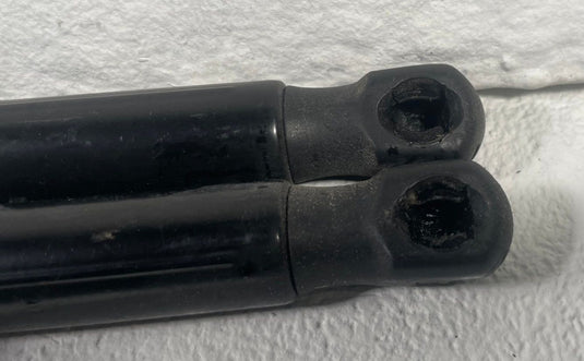23-26 KIA SPORTAGE REAR RIGHT & LEFT TAILGATE SHOCK STRUT LIFT SUPPORT