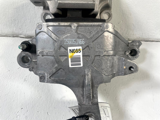 2025-2026 HYUNDAI TUCSON FRONT LEFT AUTO TRANSMISSION MOUNT BRACKET 2.5L