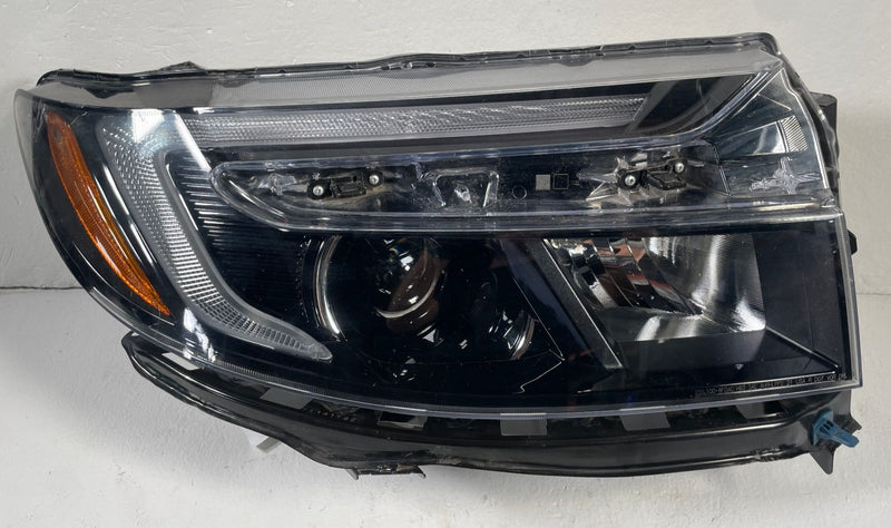 Load image into Gallery viewer, 2022-2025 HONDA PASSPORT RIGHT PASSENGER SIDE LED HEADLIGHT HEADLAMP # 107899
