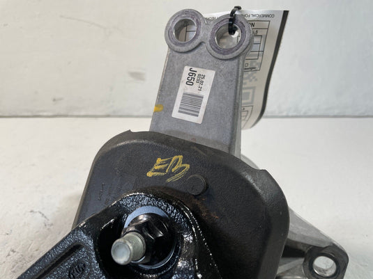 24-25 HYUNDAI SANTA FE FRONT RIGHT SIDE ENGINE MOUNT SUPPORT BRACKET 2.5L 109293