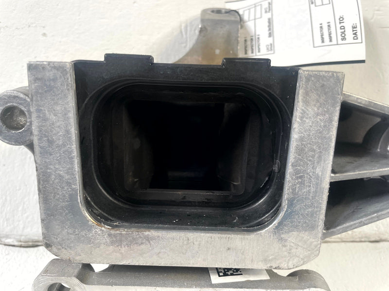 Load image into Gallery viewer, 2025-2026 HYUNDAI TUCSON FRONT LEFT AUTO TRANSMISSION MOUNT BRACKET 2.5L #112028
