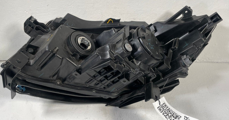 Load image into Gallery viewer, 2022-2025 HONDA PASSPORT RIGHT PASSENGER SIDE LED HEADLIGHT HEADLAMP # 107899
