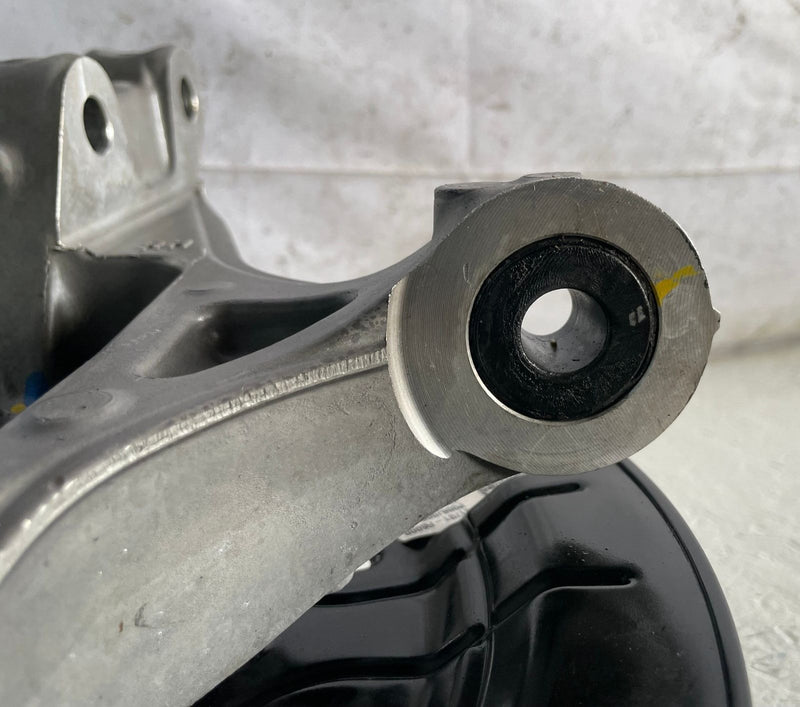 Load image into Gallery viewer, 21-26 HYUNDAI SANTA FE FWD FRONT RIGHT SPINDLE KNUCKLE W/ BEARING HUB # 112855
