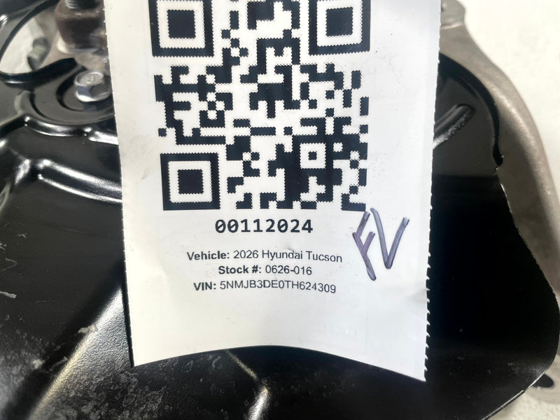 Load image into Gallery viewer, 2022-2026 HYUNDAI TUCSON FWD FRONT LEFT SIDE STEERING KNUCKLE W/ HUB # 112024
