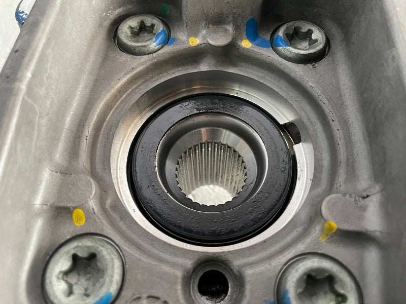Load image into Gallery viewer, 21-26 HYUNDAI SANTA FE FWD FRONT RIGHT SPINDLE KNUCKLE W/ BEARING HUB # 112855
