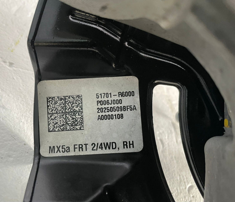 Load image into Gallery viewer, 21-26 HYUNDAI SANTA FE FWD FRONT RIGHT SPINDLE KNUCKLE W/ BEARING HUB # 112855
