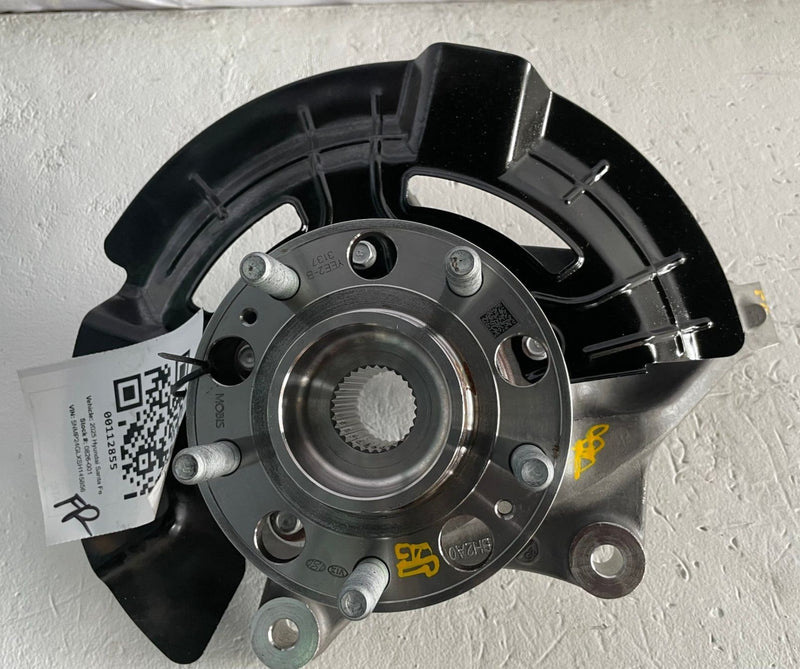 Load image into Gallery viewer, 21-26 HYUNDAI SANTA FE FWD FRONT RIGHT SPINDLE KNUCKLE W/ BEARING HUB # 112855
