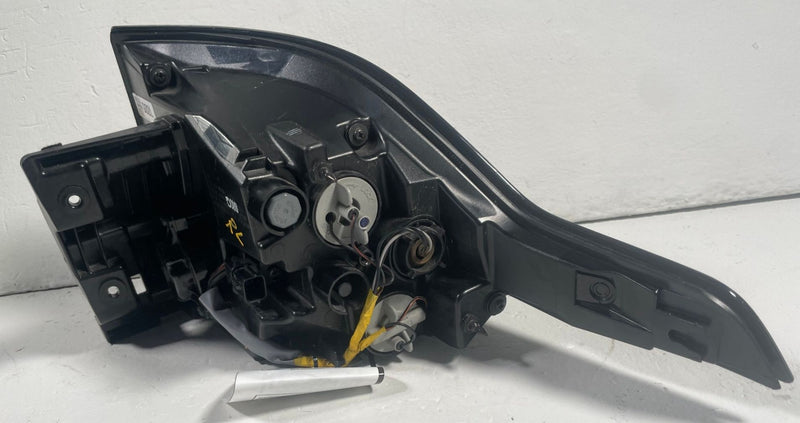 Load image into Gallery viewer, 2023-25 KIA SPORTAGE REAR LEFT DRIVER SIDE LED OUTER TAILLIGHT LAMP 2.5L #113303
