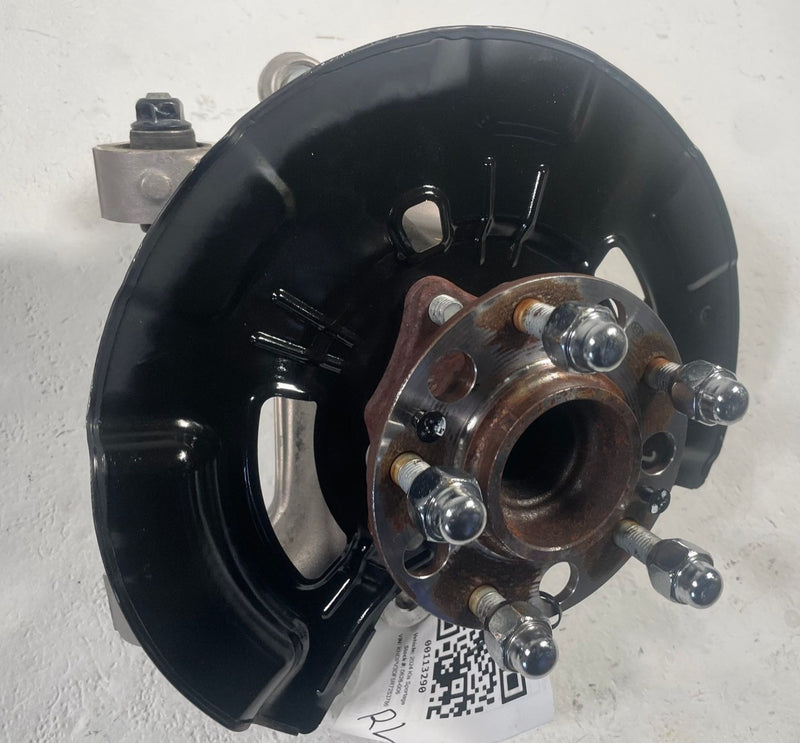 Load image into Gallery viewer, 2023-2026 KIA SPORTAGE FWD REAR LEFT DRIVER SIDE SPINDLE KNUCKLE W/ HUB # 113290
