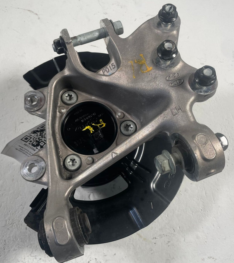 Load image into Gallery viewer, 2023-2026 KIA SPORTAGE FWD REAR LEFT DRIVER SIDE SPINDLE KNUCKLE W/ HUB # 113290
