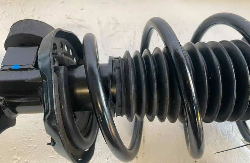 Load image into Gallery viewer, 25-26 HYUNDAI TUCSON FRONT LEFT SHOCK ABSORBER STRUT &amp; COIL SPRING 2.5L # 113046
