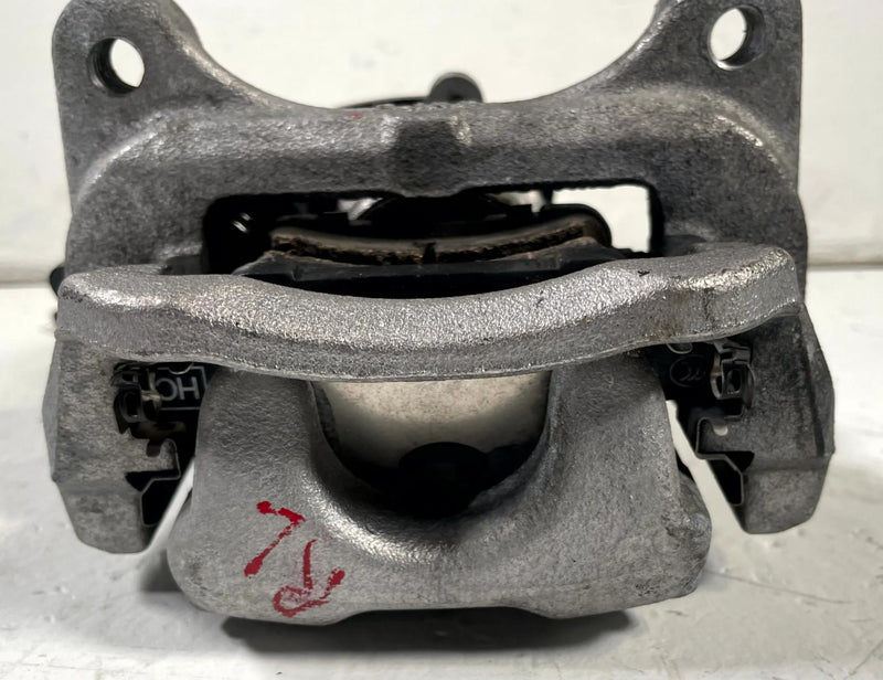 Load image into Gallery viewer, 2025 - 2026 CHEVROLET EQUINOX REAR LEFT DRIVER SIDE DISC BRAKE CALIPER # 111353

