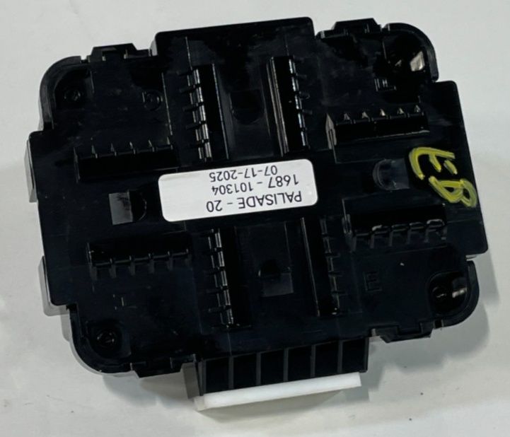 Load image into Gallery viewer, 2020 - 2022 HYUNDAI PALISADE LDC POWER CONVERTER INVERTER MODULE UNIT # 101304
