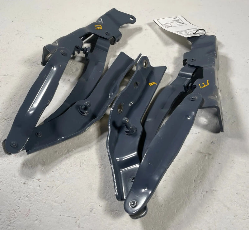 Load image into Gallery viewer, 2023-2025 HYUNDAI IONIQ 6 HOOD BONNET LEFT &amp; RIGHT SIDE HINGE SUPPORT # 110842
