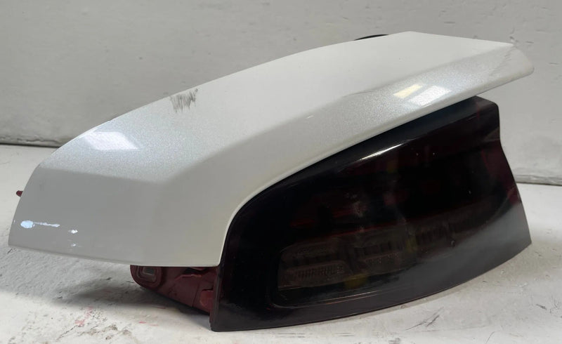 Load image into Gallery viewer, 2022 - 2023 KIA STINGER REAR LEFT SIDE QUARTER PANEL TAIL LAMP LIGHT # 110826
