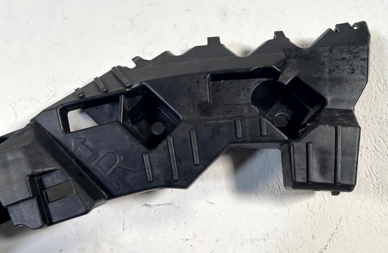 Load image into Gallery viewer, 2022 - 2024 HYUNDAI IONIQ 5 FRONT RIGHT PASSENGER SIDE BUMPER BRACKET # 114075
