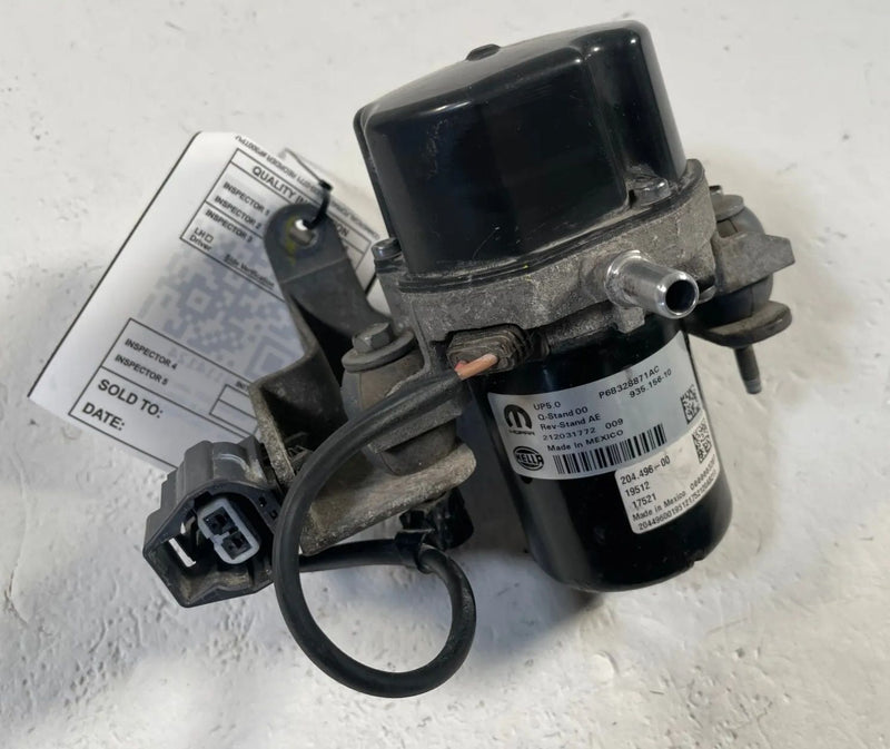 Load image into Gallery viewer, 2018 - 2026 JEEP GLADIATOR WRANGLER BRAKE BOOSTER VACUUM AIR PUMP 3.6L # 114124
