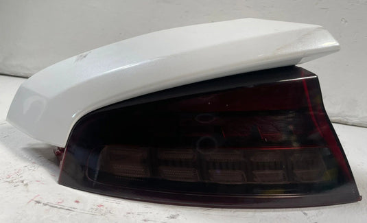 2022 - 2023 KIA STINGER REAR LEFT SIDE QUARTER PANEL TAIL LAMP LIGHT