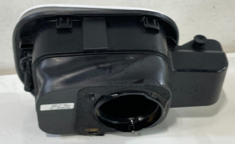 Load image into Gallery viewer, 2020-2022 HYUNDAI PALISADE FUEL TANK FILLER POCKET DOOR LID COVER WHITE # 101308
