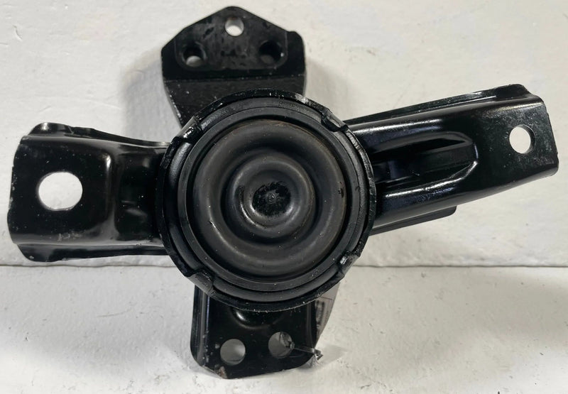 Load image into Gallery viewer, 2020-2025 HYUNDAI PALISADE FRONT RIGHT SIDE ENGINE MOUNT SUPPORT BRACKET #107902
